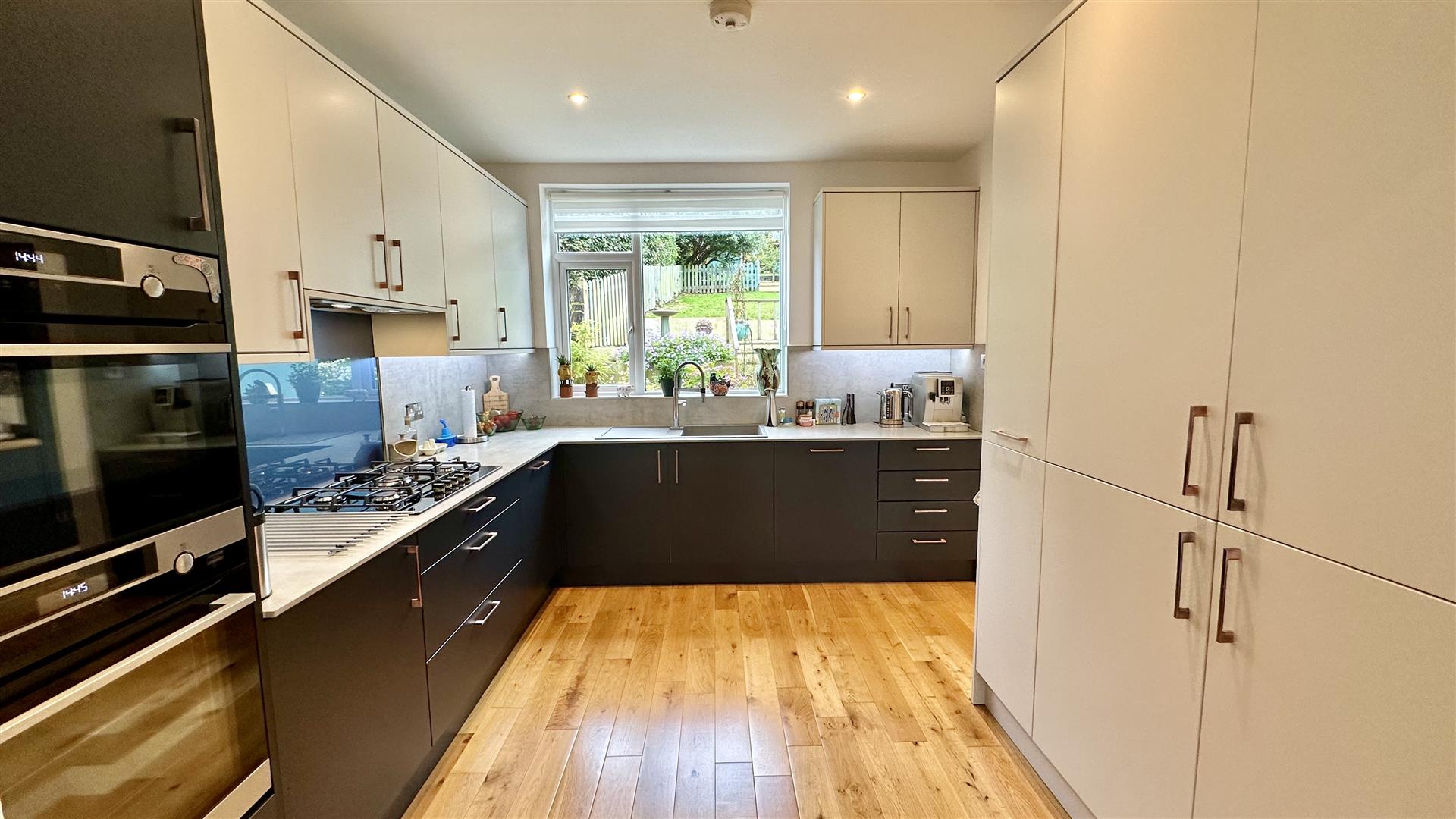 2 bed property in Edmund Road, Hastings
